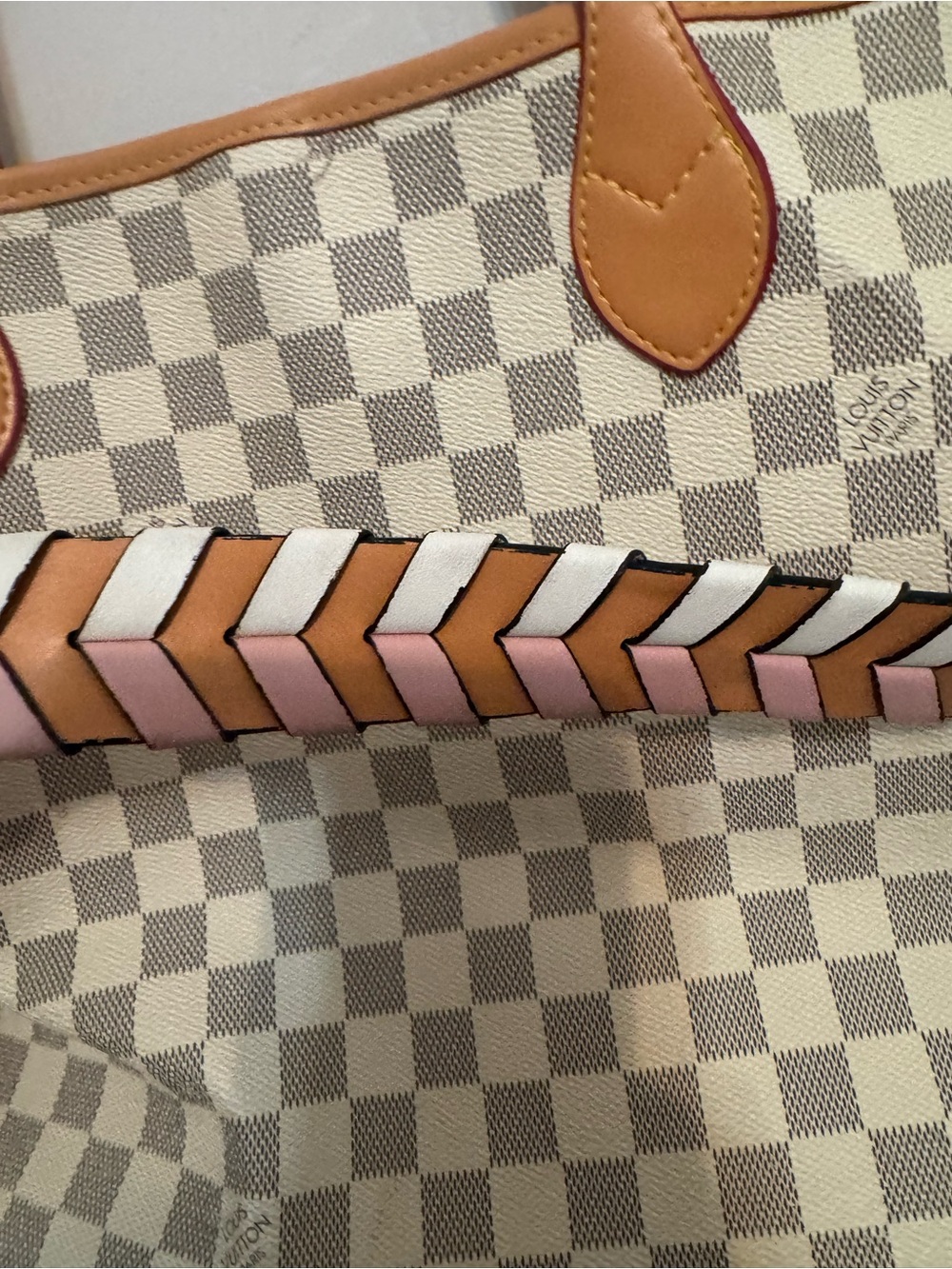 Louis Vuitton never full Neutral Checkered Tote Bag with Tan Trim - Picture 5 of 12